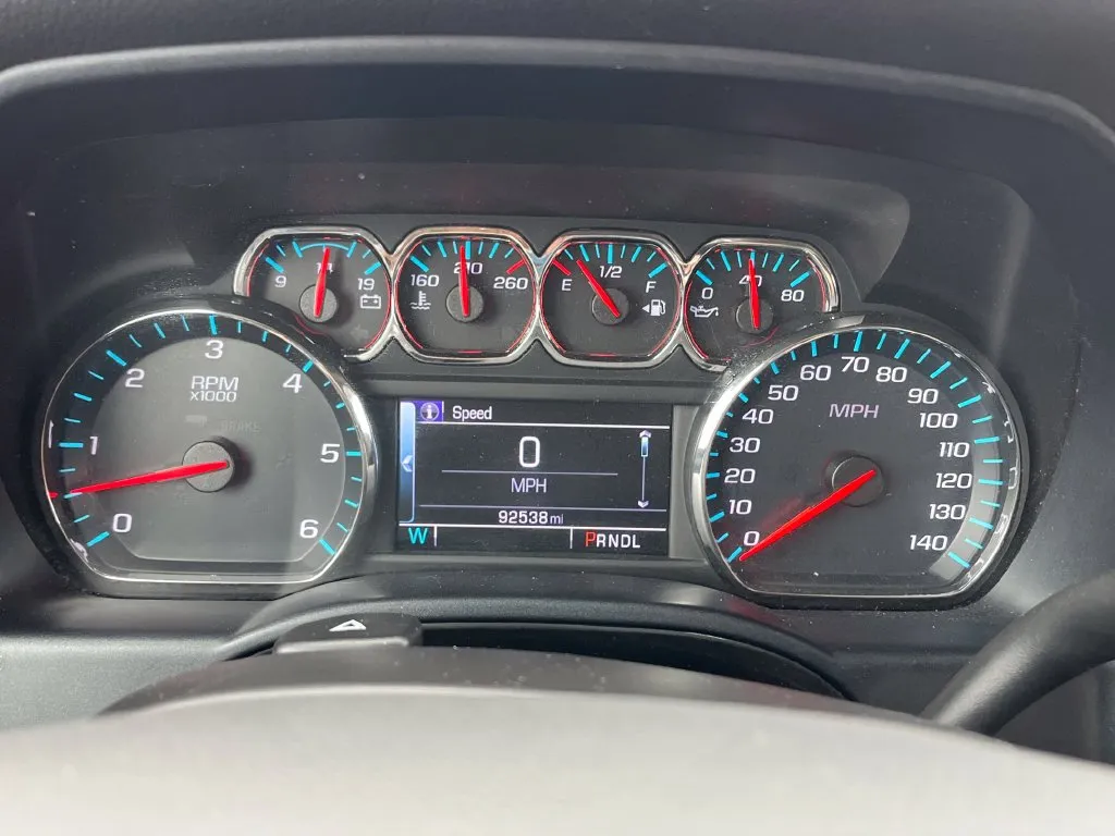 Chevrolet Silverado photo 19