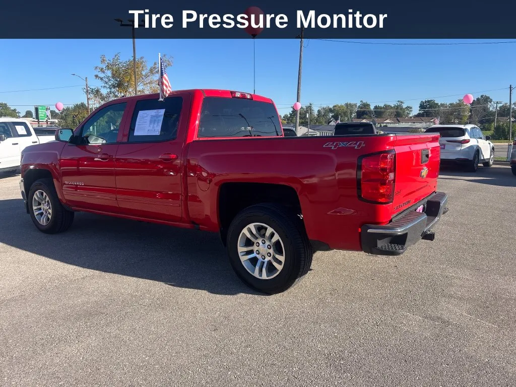 Chevrolet Silverado photo 3