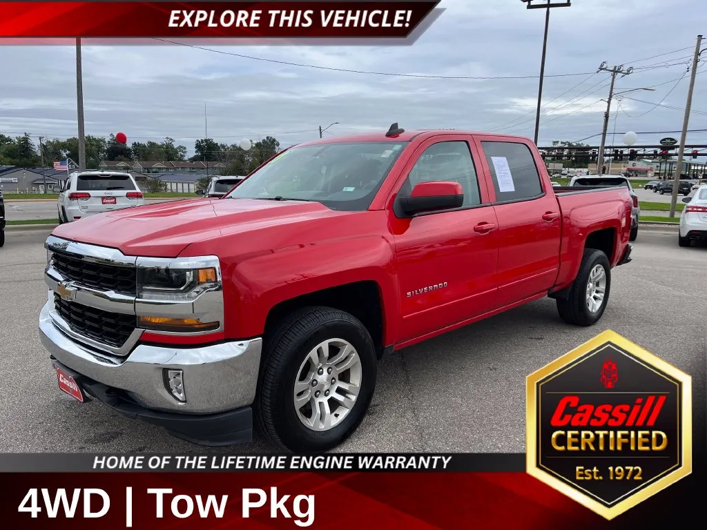Red 2017 Chevrolet Silverado 1500 LT for sale in Cedar Rapids, IA