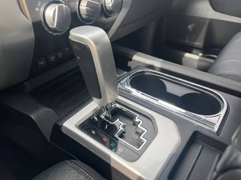 Toyota Tundra photo 24