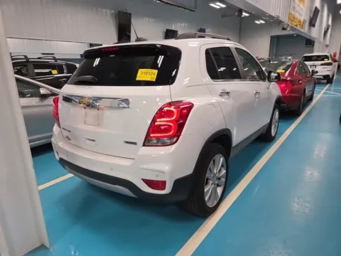 More photos of 2017 Chevrolet Trax Premier at Cassill Motors, IA