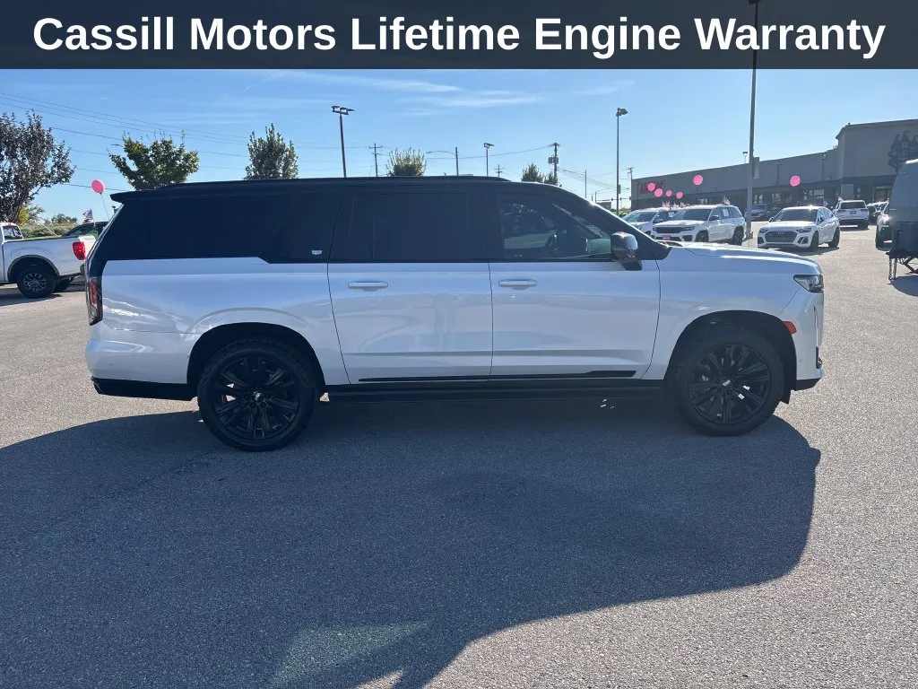 Cadillac Escalade ESV photo 8