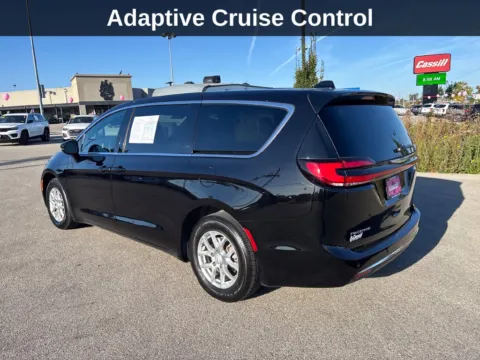 Another view of 2025 Chrysler Pacifica Select for sale in Cedar Rapids, IA at Cassill Motors