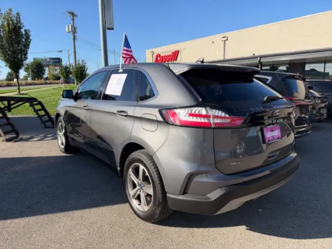 Photos of 2022 Ford Edge SEL for sale in Cedar Rapids, IA at Cassill Motors