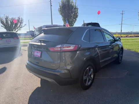 More photos of 2022 Ford Edge SEL at Cassill Motors, IA
