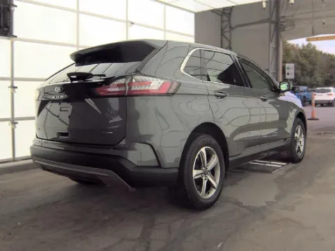 More photos of 2022 Ford Edge SEL at Cassill Motors, IA