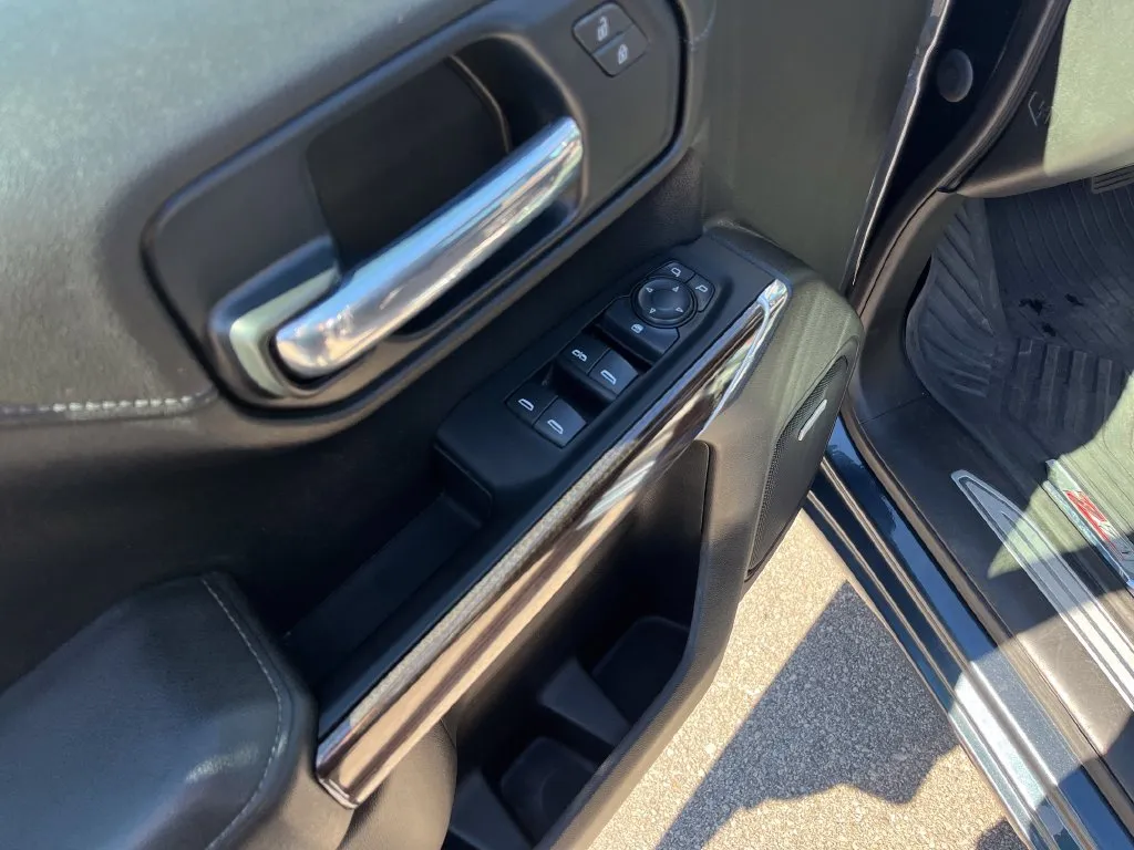 Chevrolet Silverado photo 13