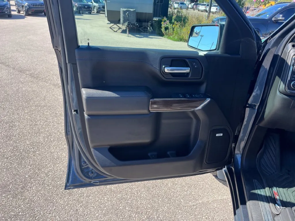 Chevrolet Silverado photo 12