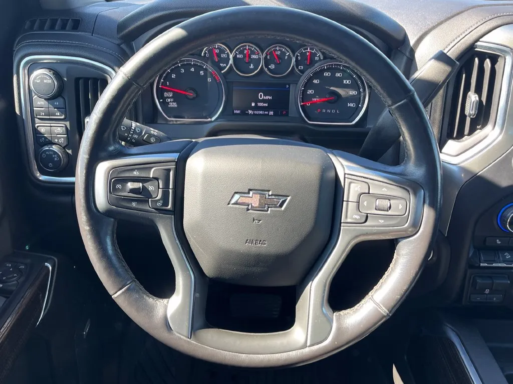 Chevrolet Silverado photo 18