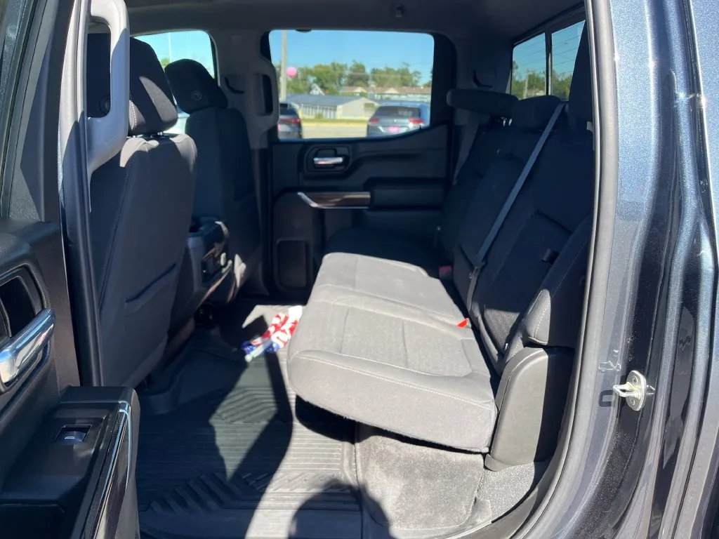 Chevrolet Silverado photo 14