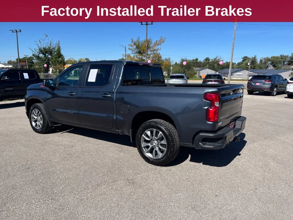 Chevrolet Silverado photo 3