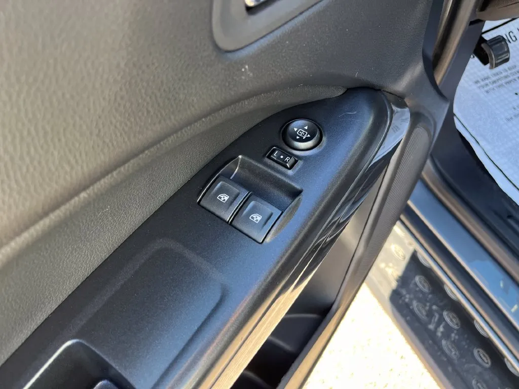 GMC Canyon photo 14