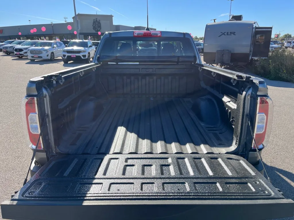 GMC Canyon photo 27