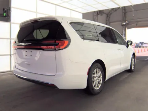 More photos of 2025 Chrysler Pacifica Select at Cassill Motors, IA
