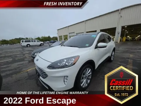 White 2022 Ford Escape Titanium for sale in Cedar Rapids, IA