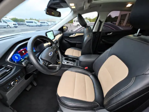 More photos of 2022 Ford Escape Titanium at Cassill Motors, IA