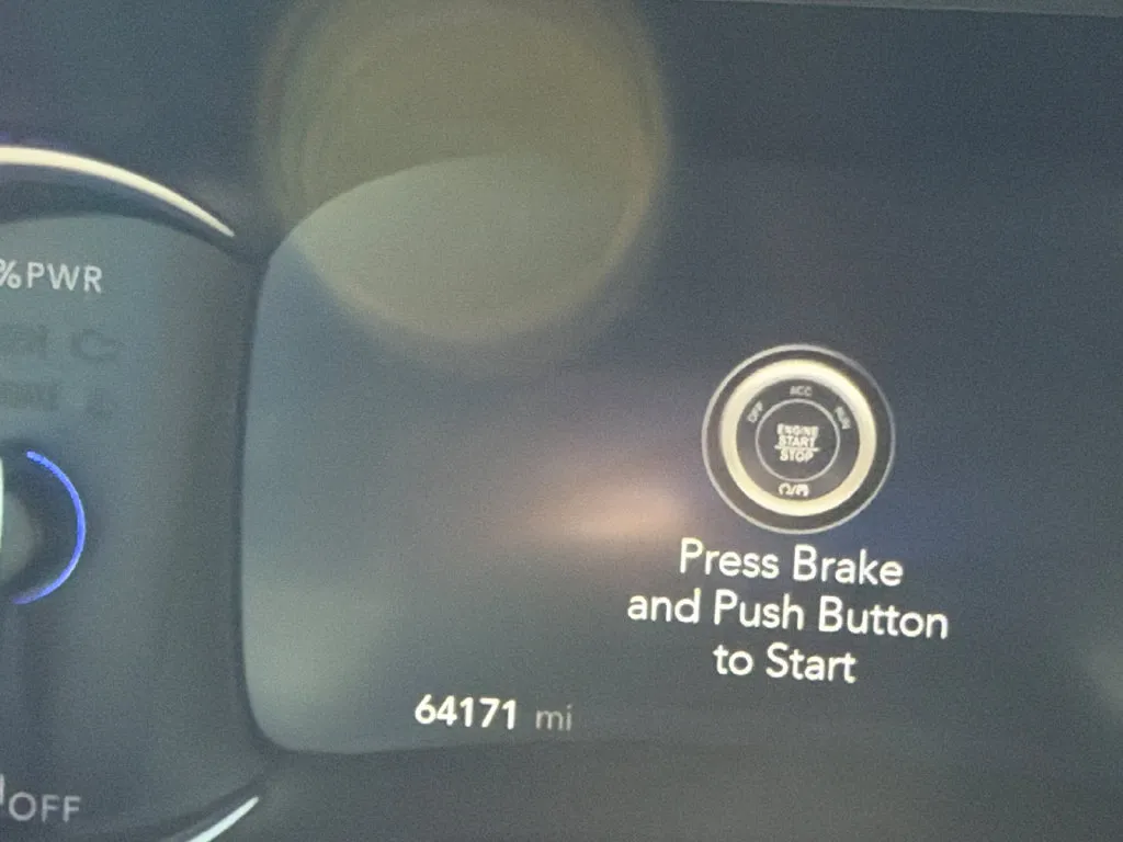 Chrysler Pacifica photo 10