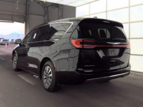 Photos of 2024 Chrysler Pacifica Hybrid Select for sale in Cedar Rapids, IA at Cassill Motors