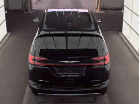 More photos of 2024 Chrysler Pacifica Hybrid Select at Cassill Motors, IA