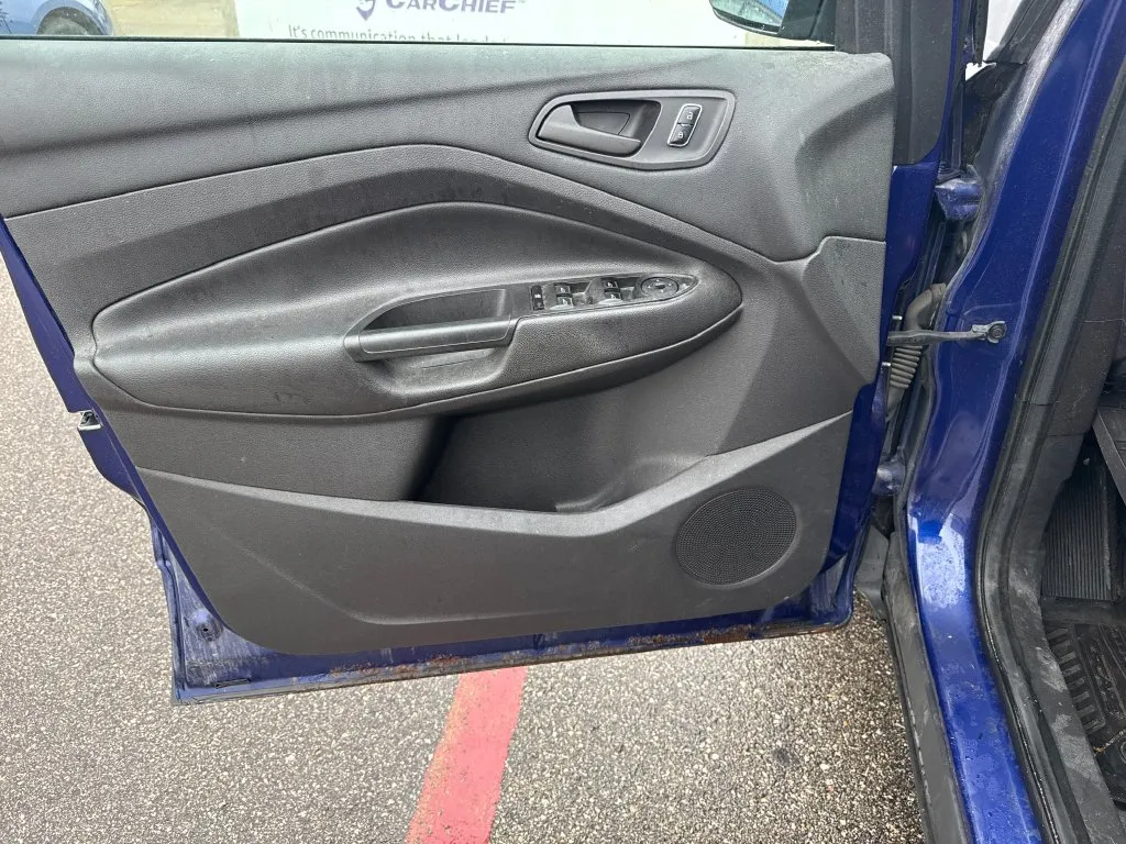 Ford Escape photo 4
