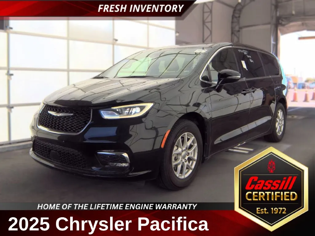 Black 2025 Chrysler Pacifica Select for sale in Cedar Rapids, IA
