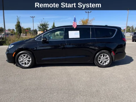 Photos of 2025 Chrysler Pacifica Select for sale in Cedar Rapids, IA at Cassill Motors