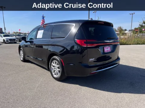 Another view of 2025 Chrysler Pacifica Select for sale in Cedar Rapids, IA at Cassill Motors