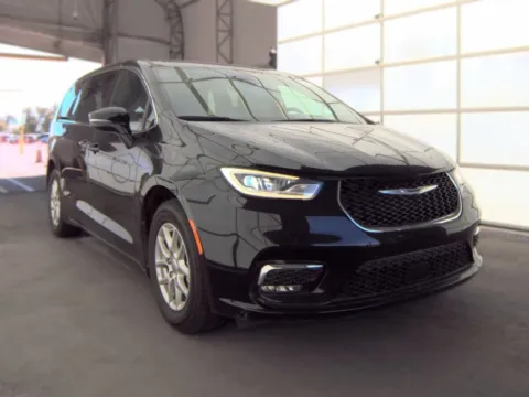 More photos of 2025 Chrysler Pacifica Select at Cassill Motors, IA