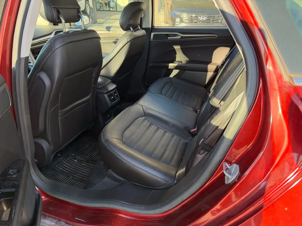 Ford Fusion photo 9