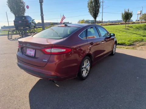 More photos of 2014 Ford Fusion SE at Cassill Motors, IA