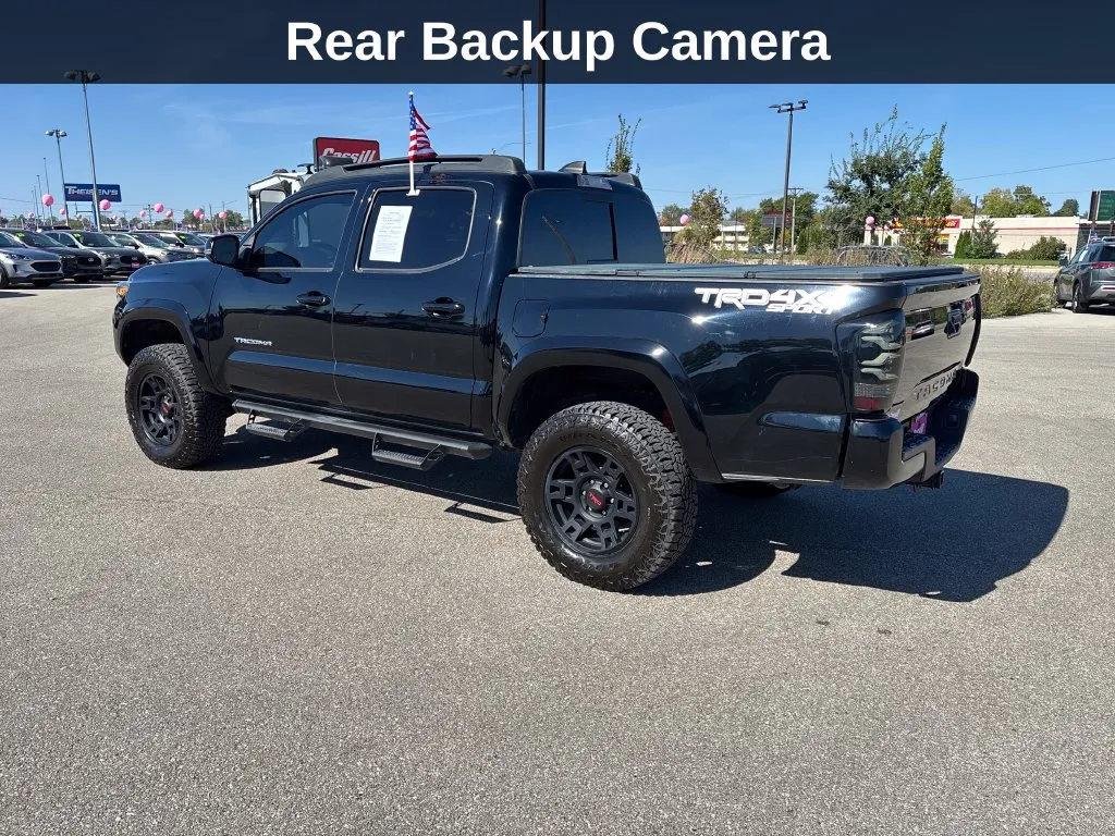 Toyota Tacoma photo 3