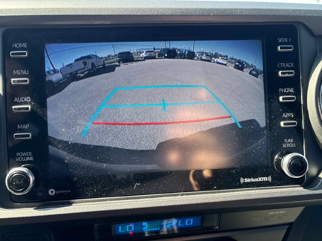 Toyota Tacoma photo 25