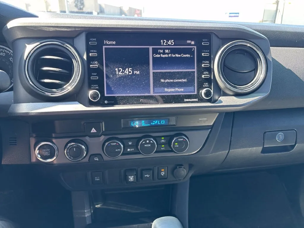 Toyota Tacoma photo 24