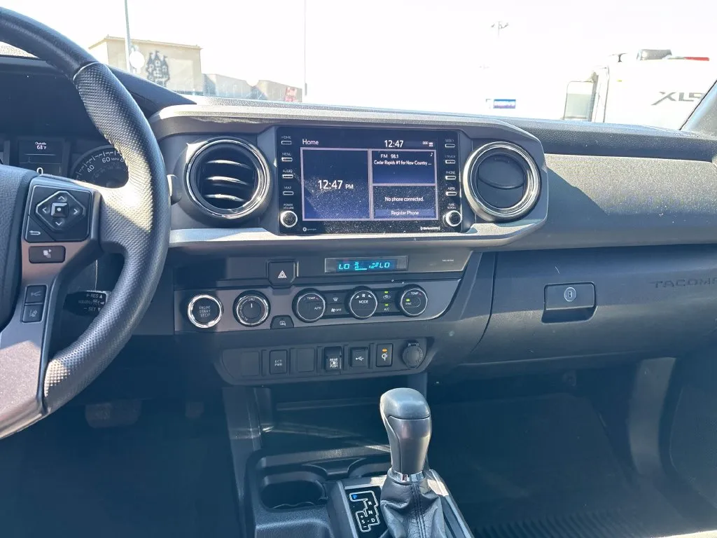 Toyota Tacoma photo 22