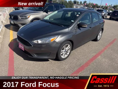 Gray 2017 Ford Focus SE for sale in Cedar Rapids, IA