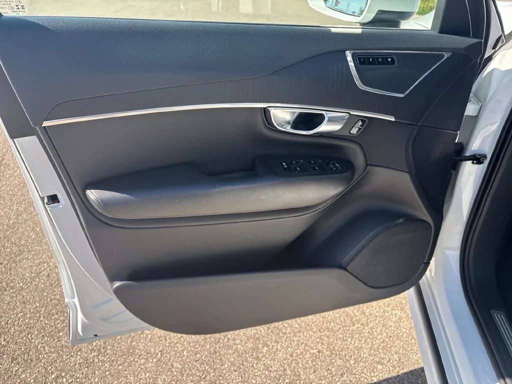 Volvo XC90 photo 13
