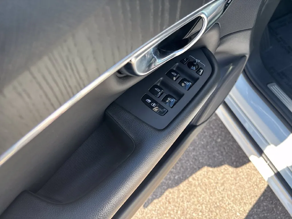 Volvo XC90 photo 14
