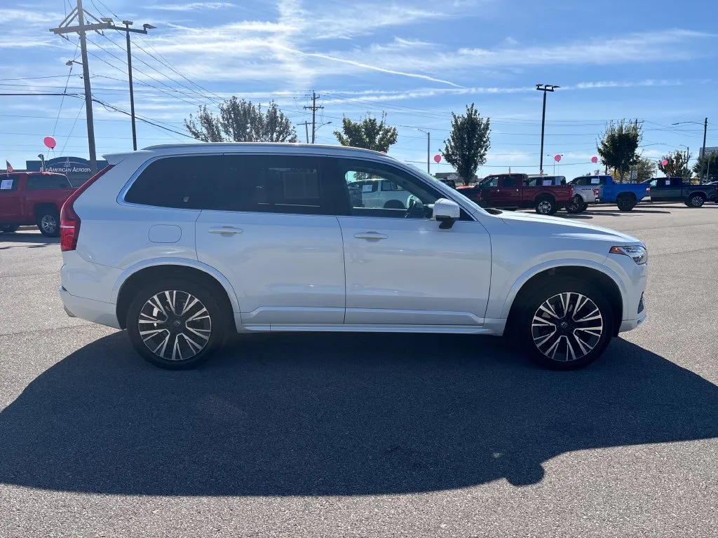 Volvo XC90 photo 8