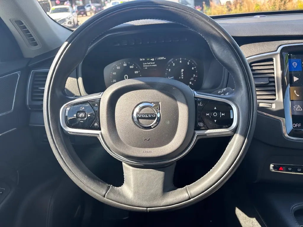 Volvo XC90 photo 18