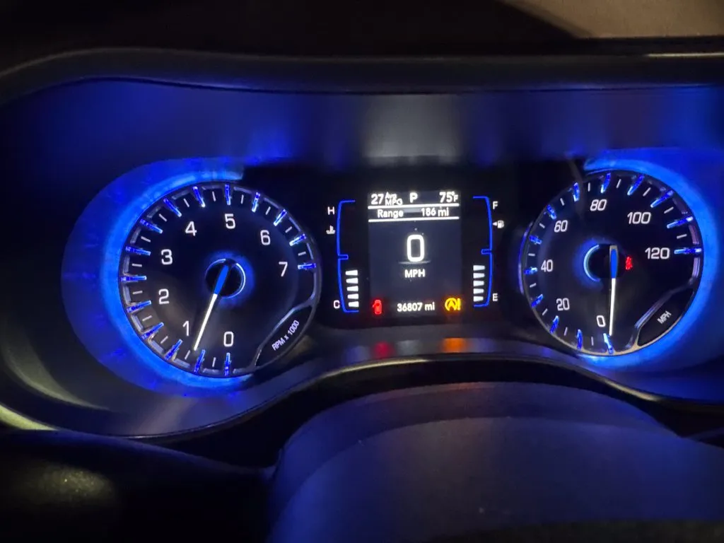Chrysler Pacifica photo 4