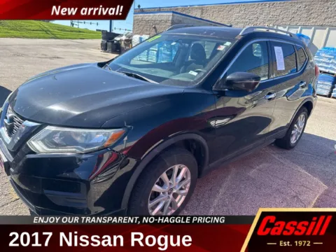 Black 2017 Nissan Rogue SV for sale in Cedar Rapids, IA
