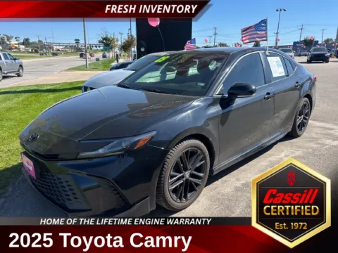 Black 2025 Toyota Camry SE for sale in Cedar Rapids, IA