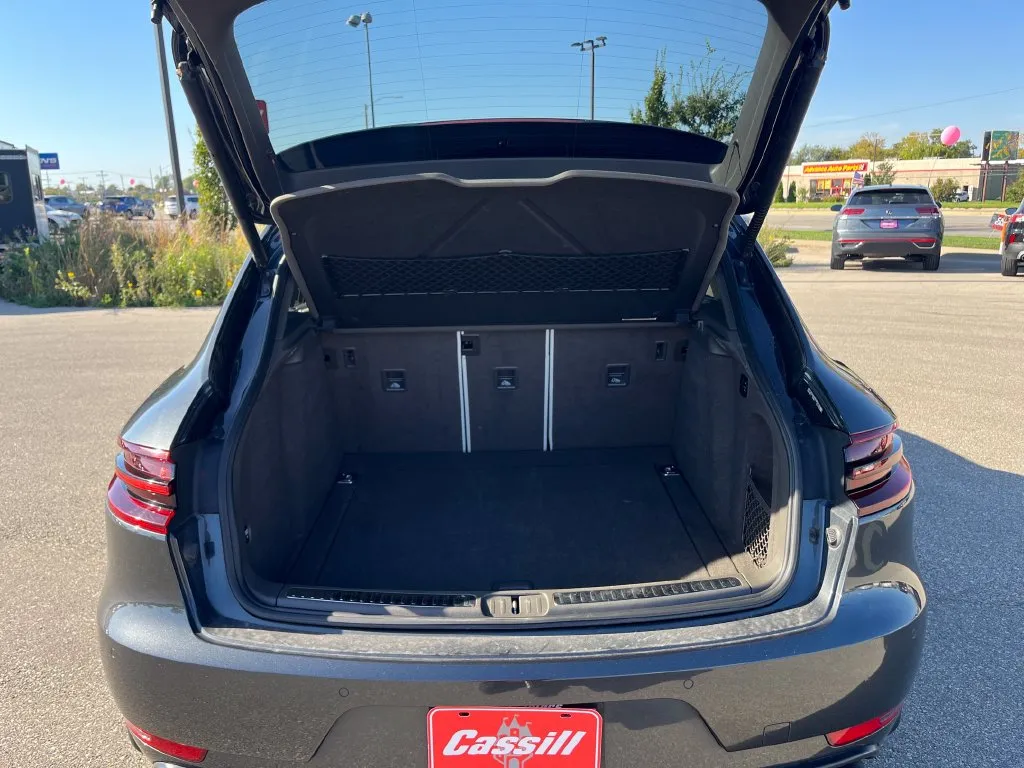 Porsche Macan photo 29