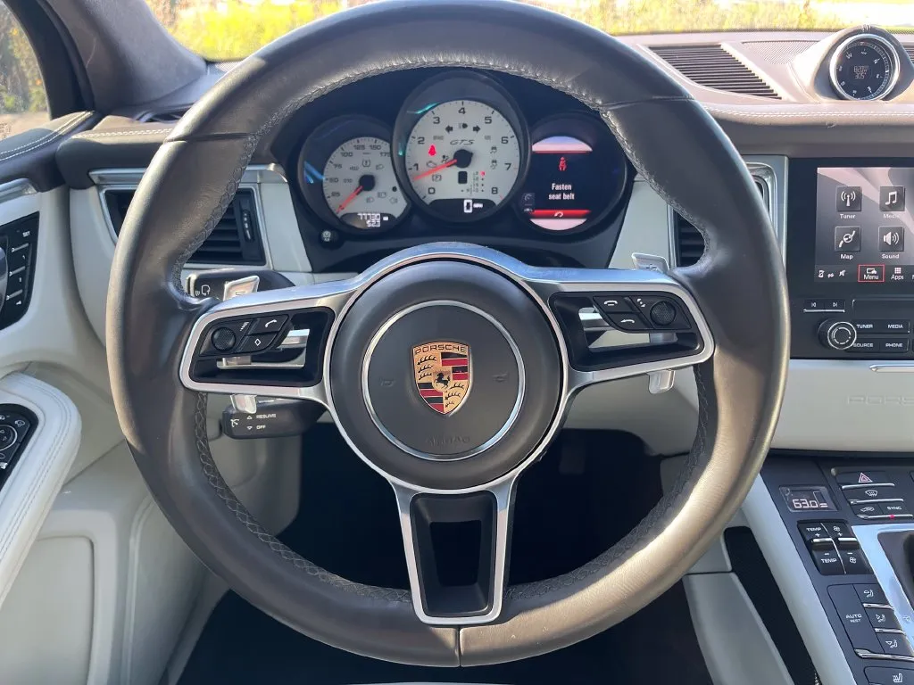 Porsche Macan photo 19