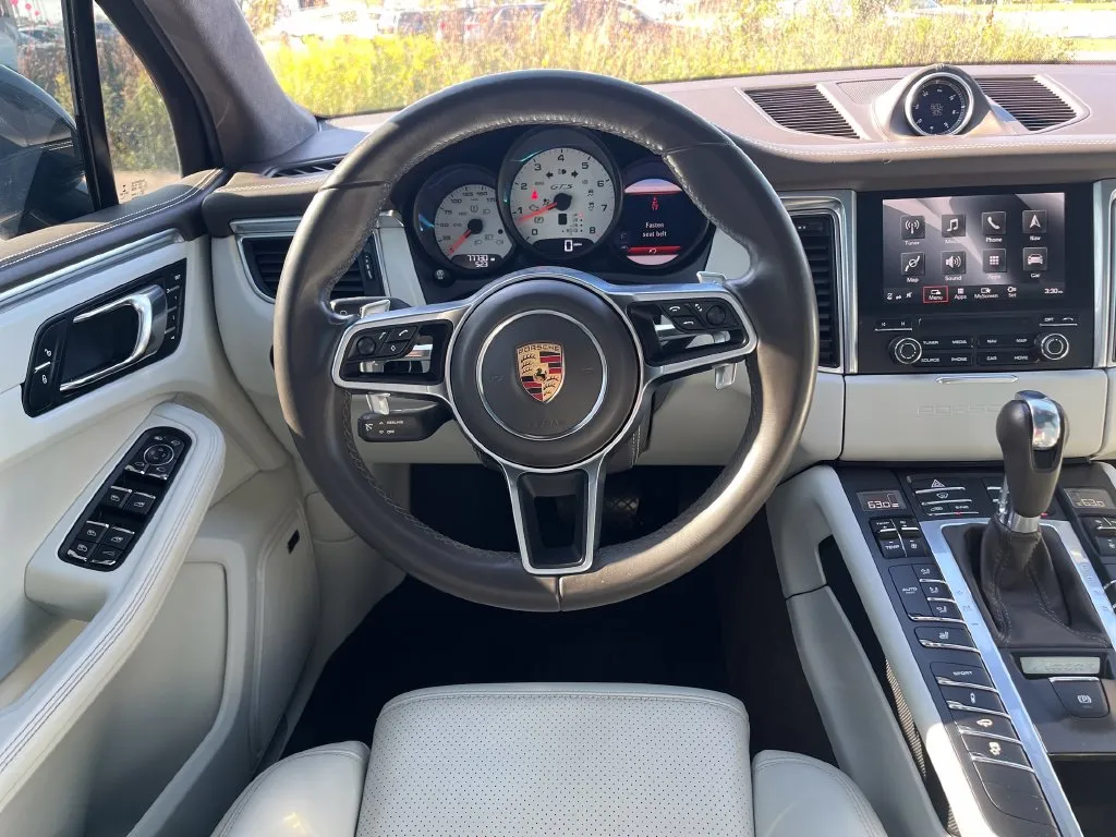 Porsche Macan photo 18
