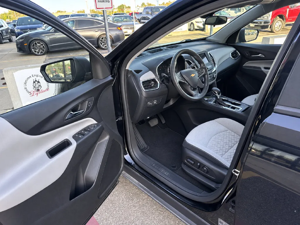 Chevrolet Equinox photo 2