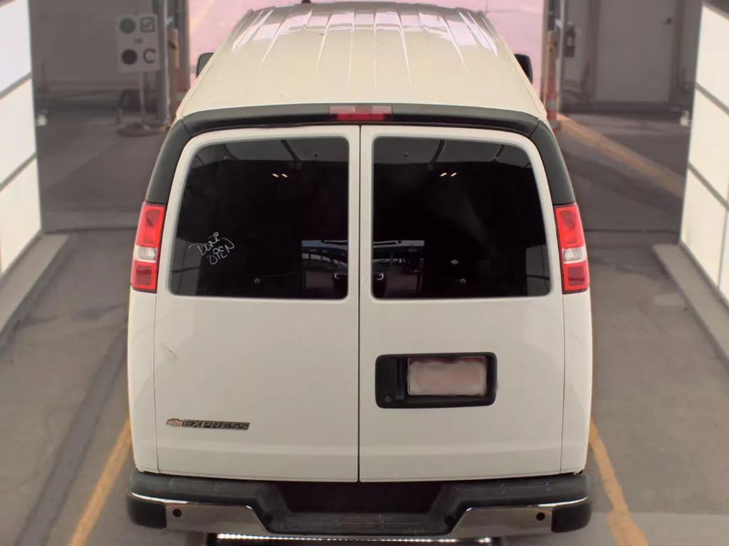 Chevrolet Express photo 4