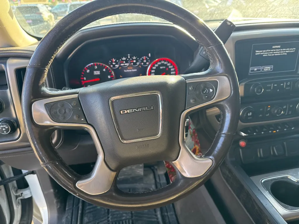 GMC Sierra photo 5
