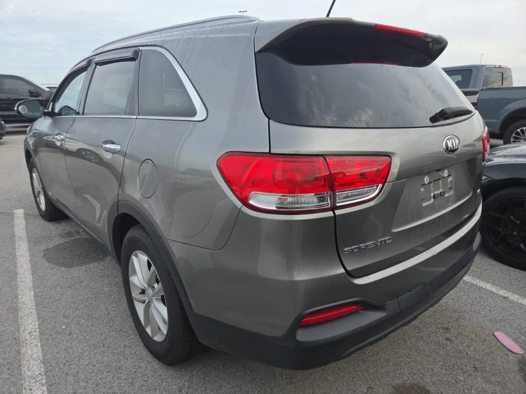 Kia Sorento photo 2