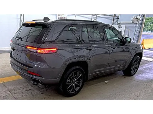 Jeep Grand Cherokee photo 5